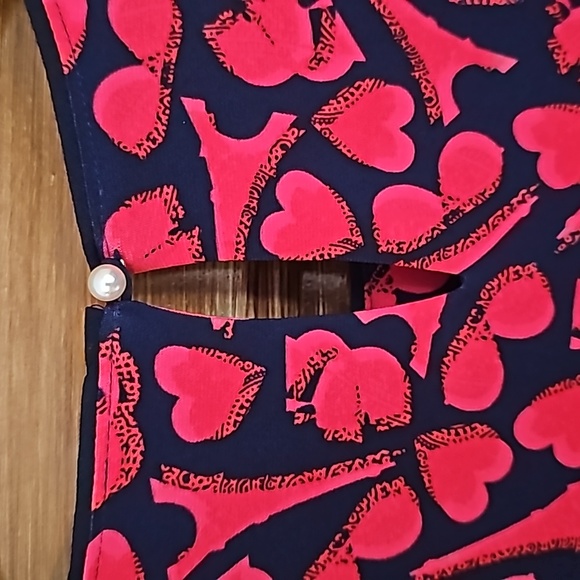 Karl Lagerfeld Top featuring the Eiffel Tower and hearts. Size S - Picture 6 of 7